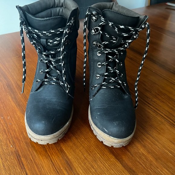 High Heeled Hiking Boots - Picture 4 of 4